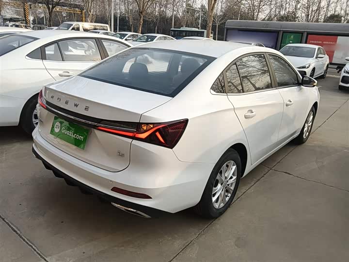 Фото 7 - Roewe i5