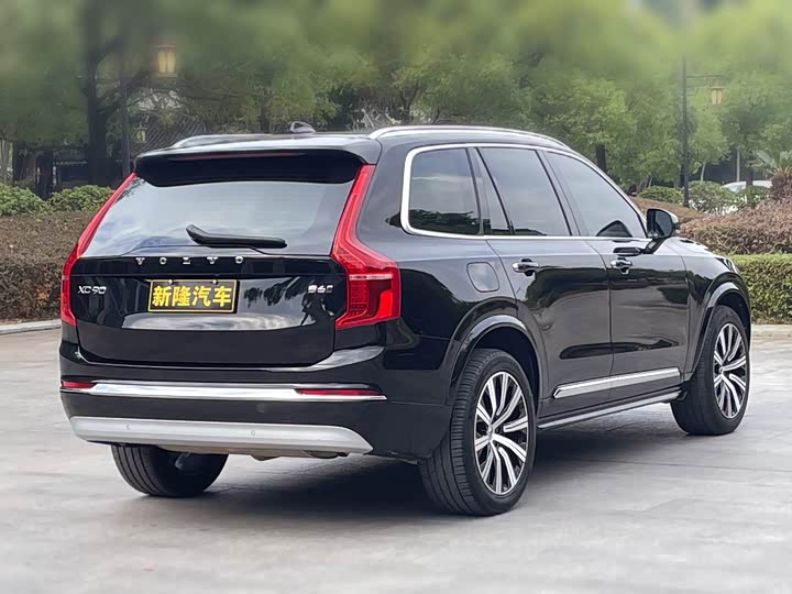 Фото 12 - Volvo XC90