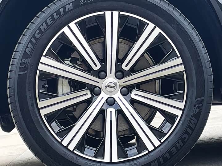 Фото 28 - Volvo XC90