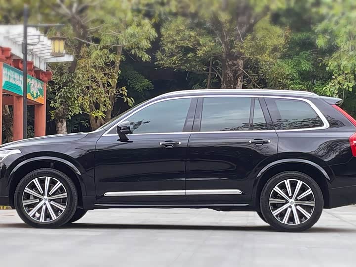 Фото 34 - Volvo XC90