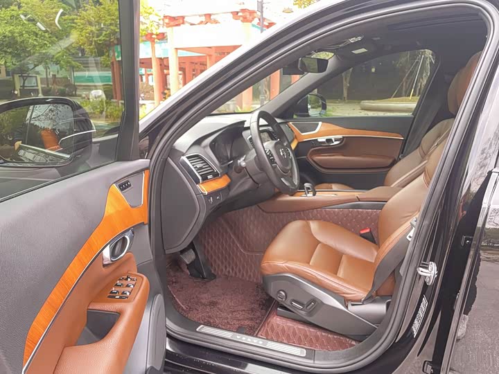 Фото 41 - Volvo XC90