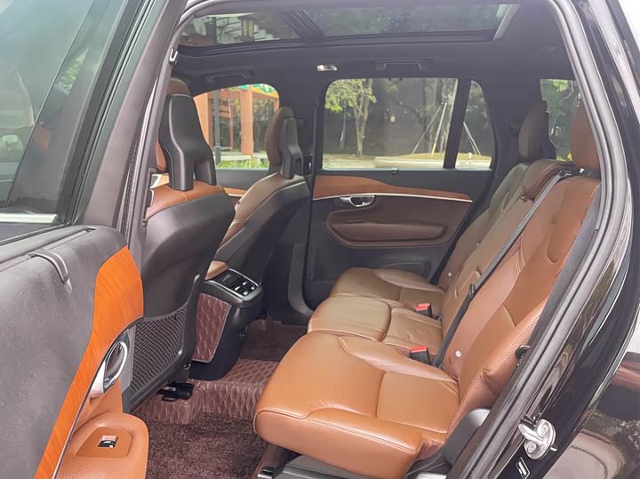 Фото 42 - Volvo XC90