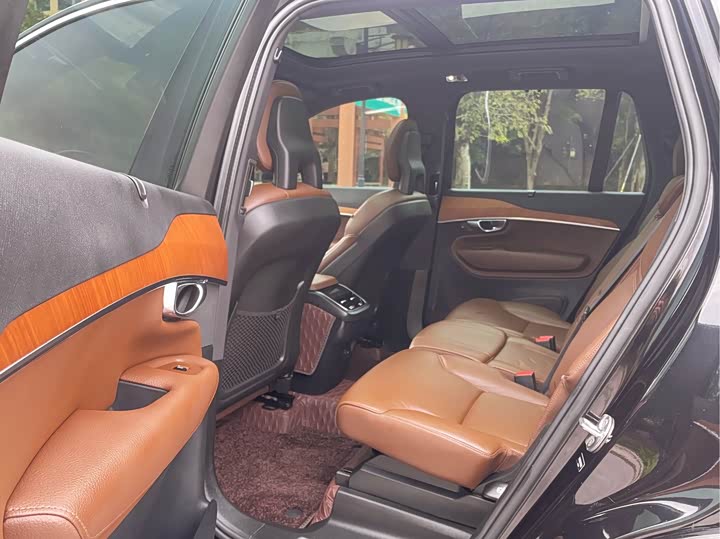 Фото 43 - Volvo XC90