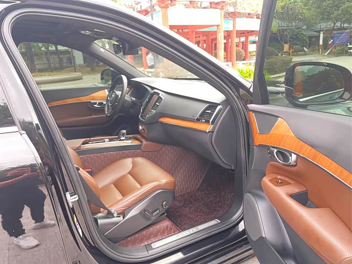 Фото 45 - Volvo XC90