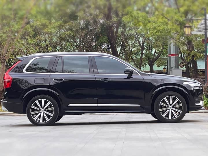 Фото 7 - Volvo XC90