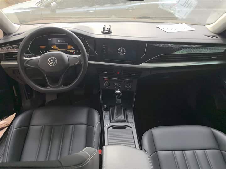 Фото 10 - Volkswagen Passat