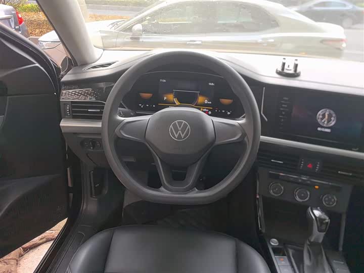 Фото 11 - Volkswagen Passat