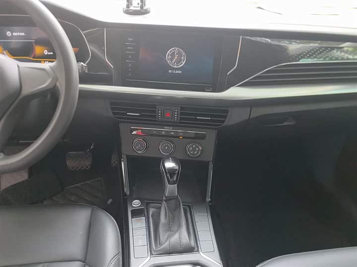 Фото 13 - Volkswagen Passat