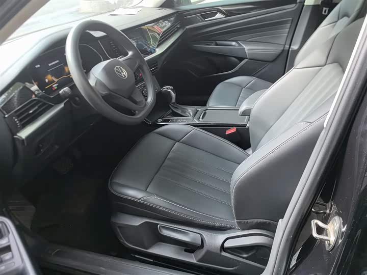 Фото 15 - Volkswagen Passat