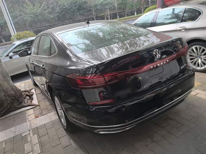Фото 5 - Volkswagen Passat