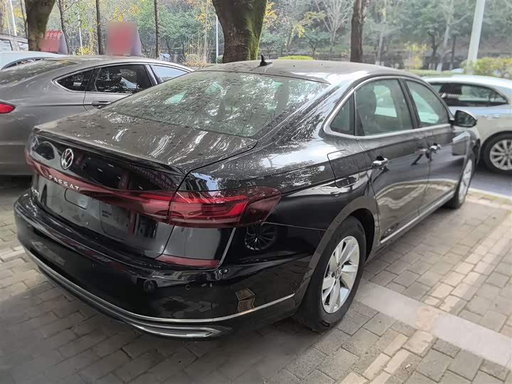 Фото 7 - Volkswagen Passat