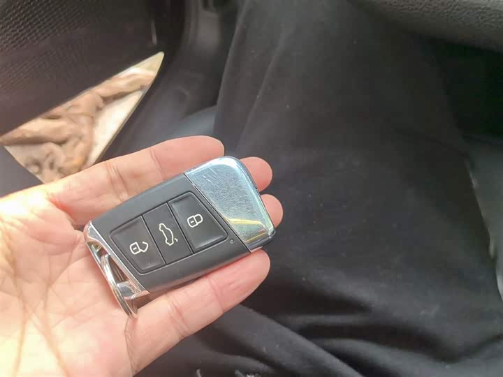 Фото 9 - Volkswagen Passat