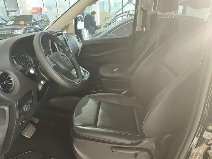 Фото 15 - Mercedes-Benz Vito