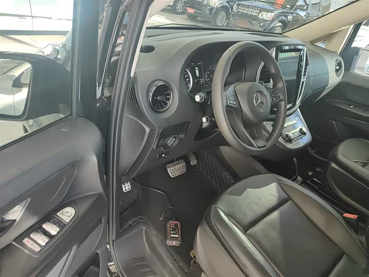 Фото 16 - Mercedes-Benz Vito