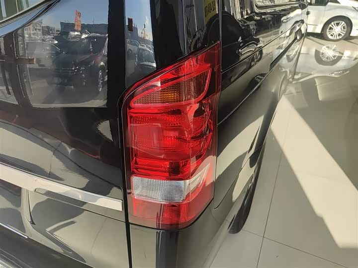 Фото 8 - Mercedes-Benz Vito