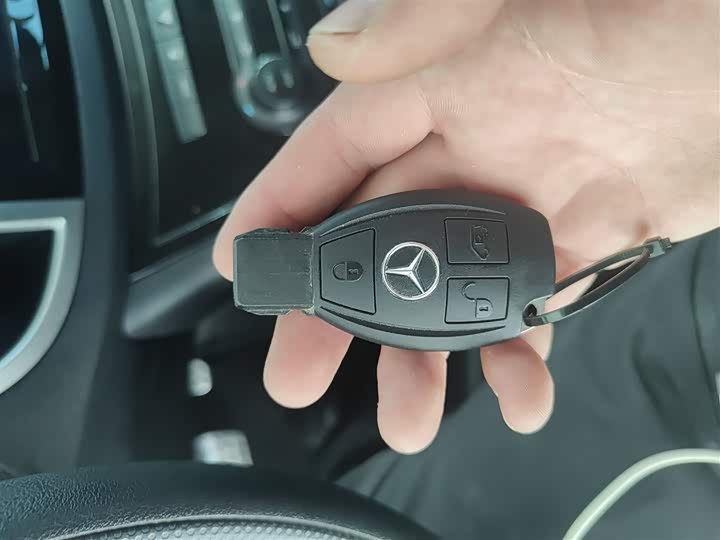 Фото 9 - Mercedes-Benz Vito