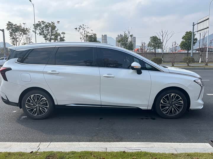 Фото 4 - Dongfeng Forthing Yacht