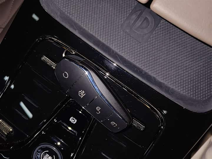 Фото 9 - BYD Han