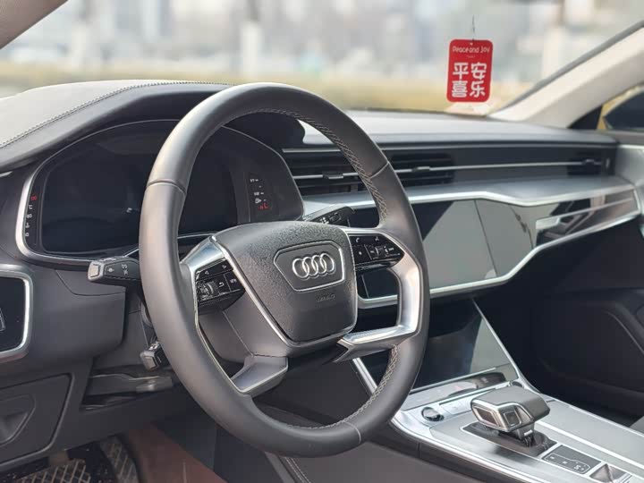 Фото 12 - Audi A7L