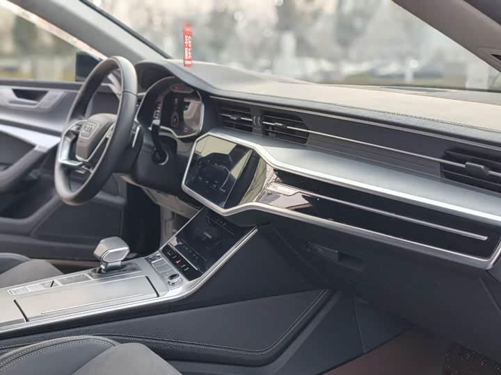 Фото 13 - Audi A7L