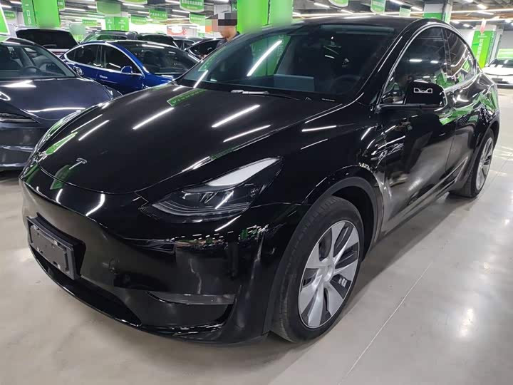 Фото 1 - Tesla Model Y