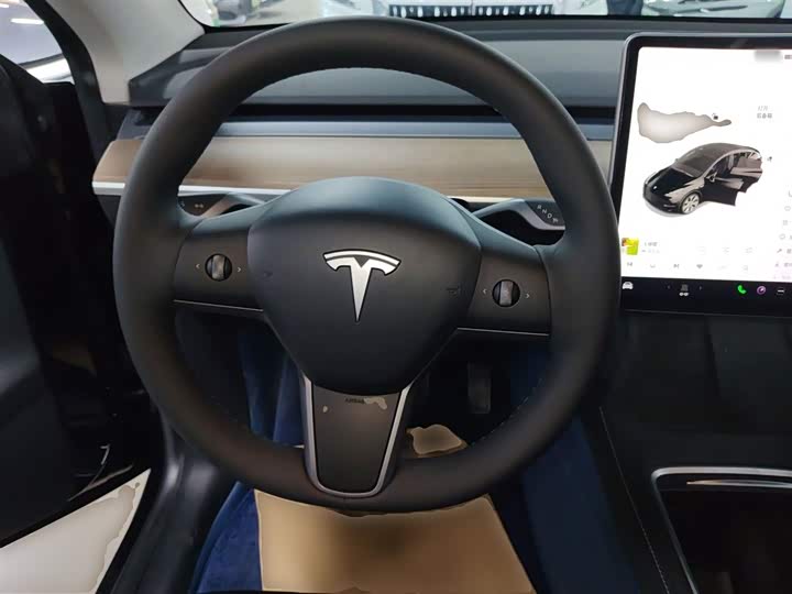 Фото 11 - Tesla Model Y