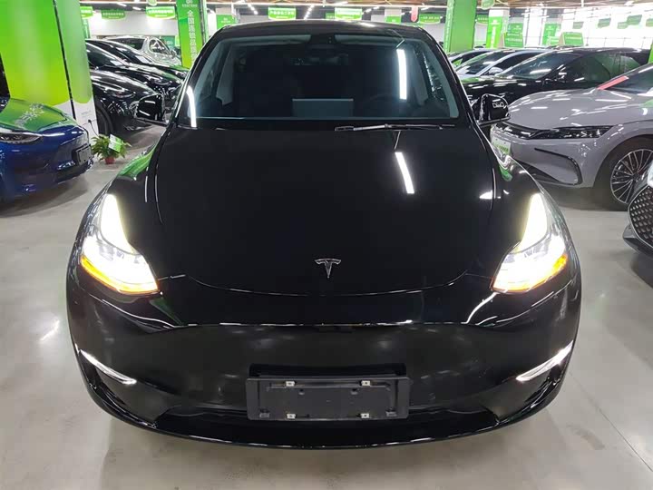 Фото 3 - Tesla Model Y