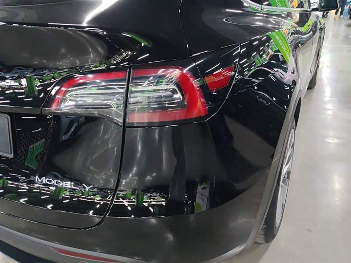 Фото 8 - Tesla Model Y