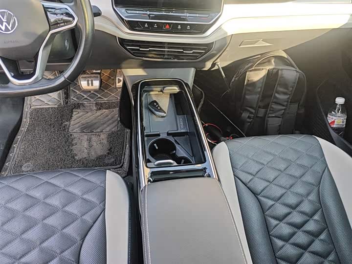 Фото 14 - Volkswagen ID.6 Crozz