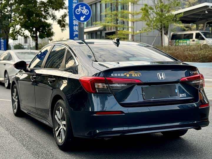 Фото 9 - Honda Civic