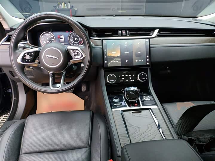 Фото 10 - Jaguar XF L