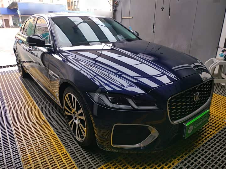 Фото 4 - Jaguar XF L