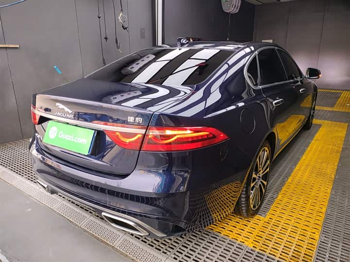 Фото 7 - Jaguar XF L