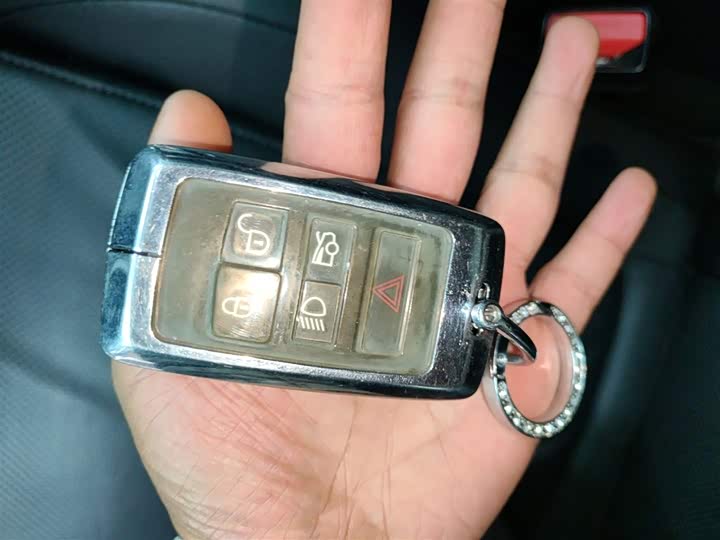 Фото 9 - Jaguar XF L