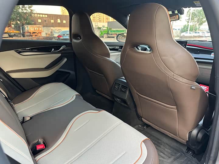 Фото 14 - BYD Qin Plus