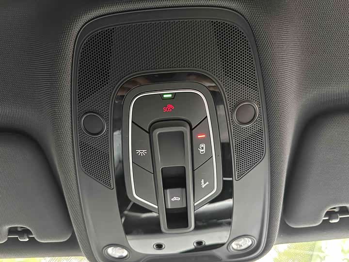 Фото 10 - Audi A6L