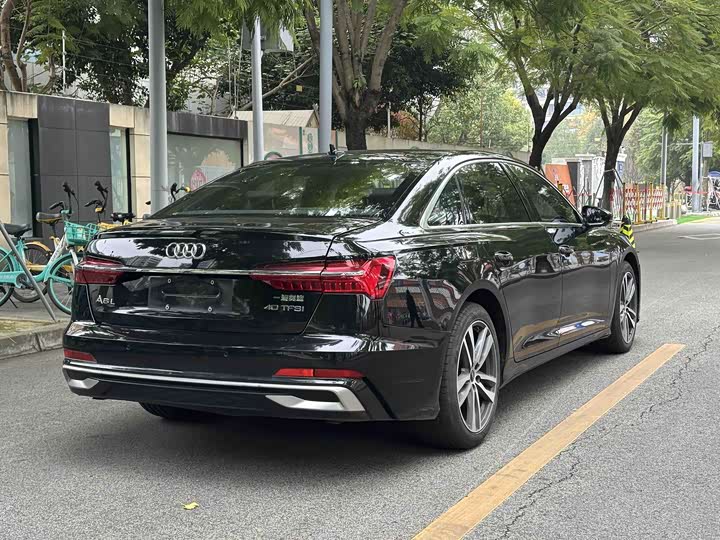 Фото 18 - Audi A6L