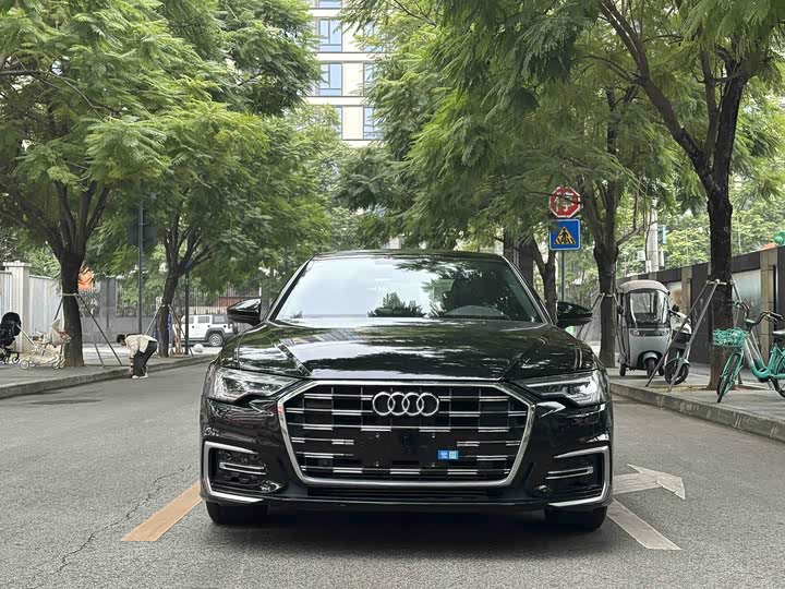 Фото 2 - Audi A6L