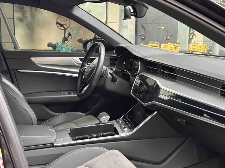 Фото 6 - Audi A6L