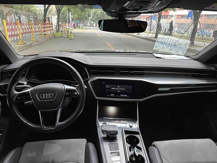Фото 9 - Audi A6L