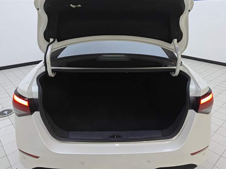 Фото 4 - Nissan Sylphy