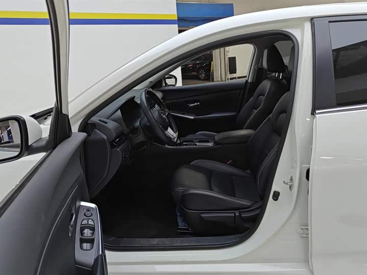 Фото 9 - Nissan Sylphy