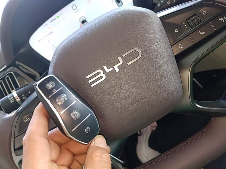 Фото 12 - BYD Song Plus Hybrid/EV