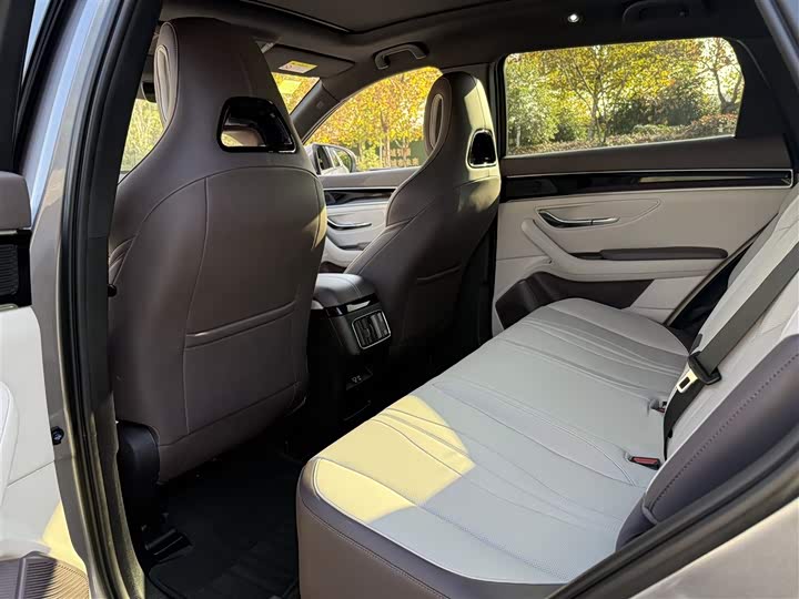 Фото 14 - BYD Song Plus Hybrid/EV