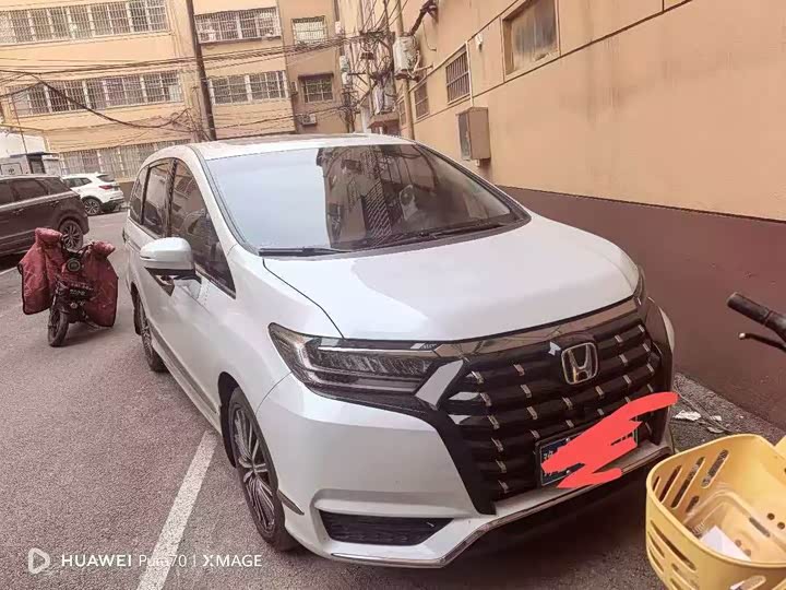 Фото 2 - Honda Elysion