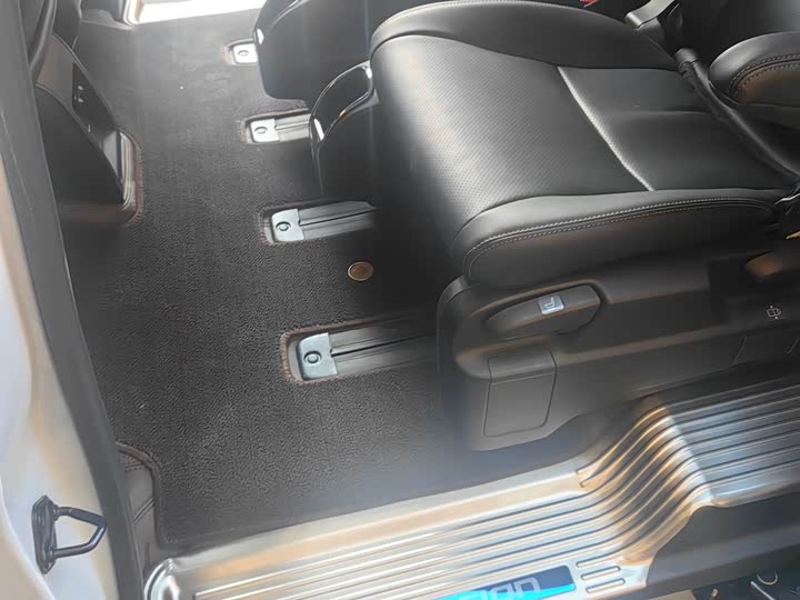 Фото 4 - Honda Elysion