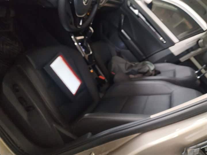 Фото 15 - Volkswagen T-Roc