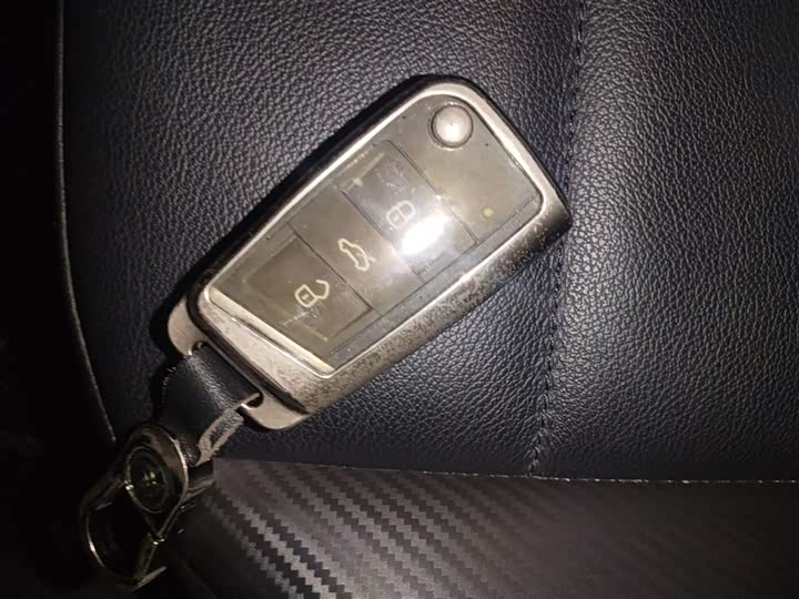 Фото 9 - Volkswagen T-Roc