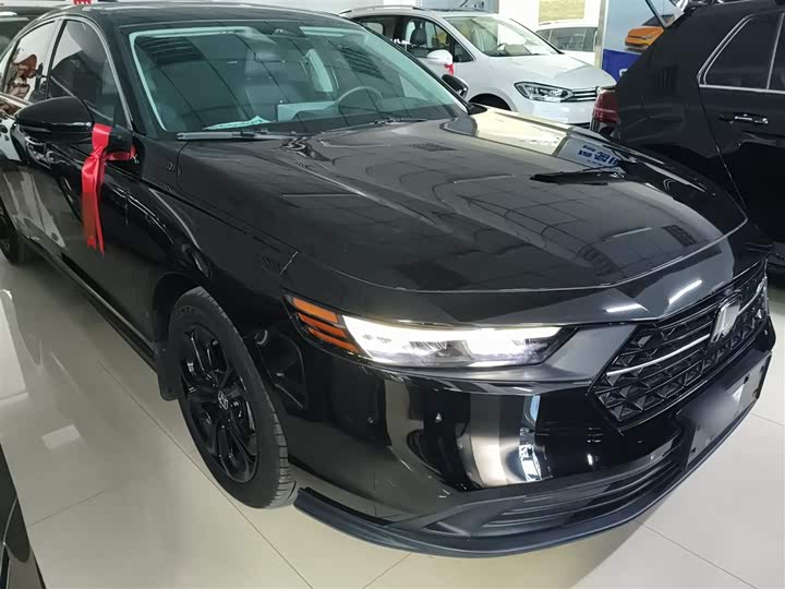 Фото 4 - Honda Accord