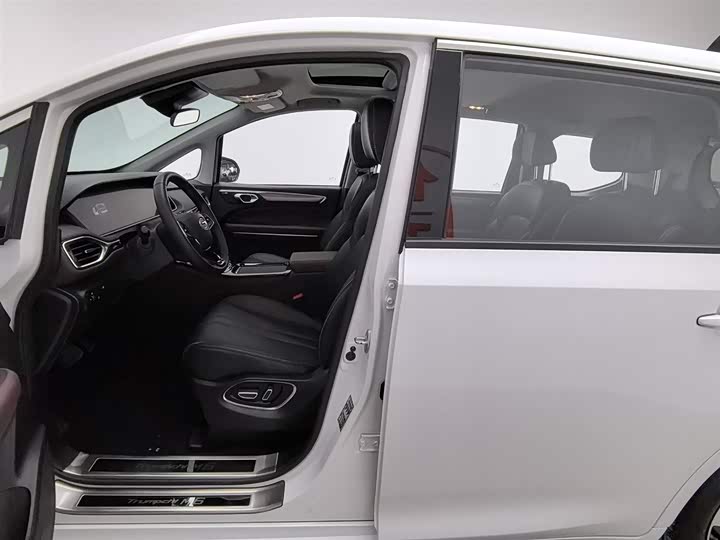 Фото 10 - GAC Trumpchi M6